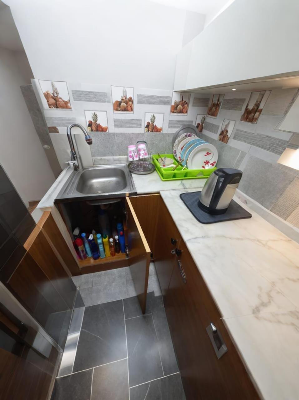 Alharaki Capsule Bed & Breakfast Дубай Екстериор снимка
